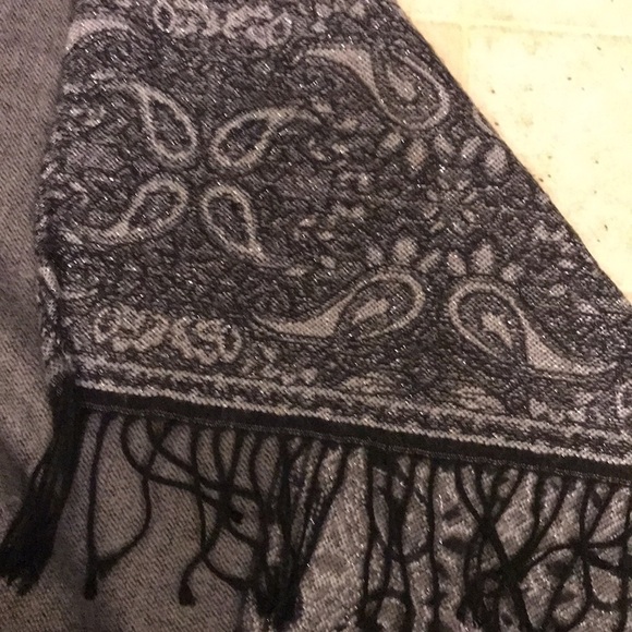WARM shawl - Picture 4 of 7